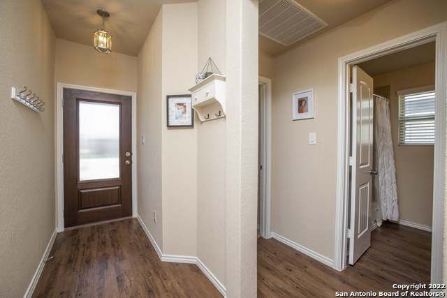2934 Meadow Rdg Property Photo 4