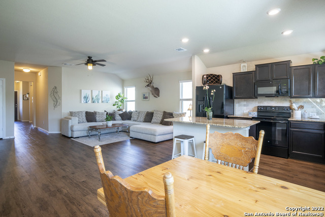 2934 Meadow Rdg Property Photo 18