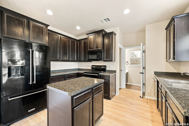 6918 Sabine Property Photo 6