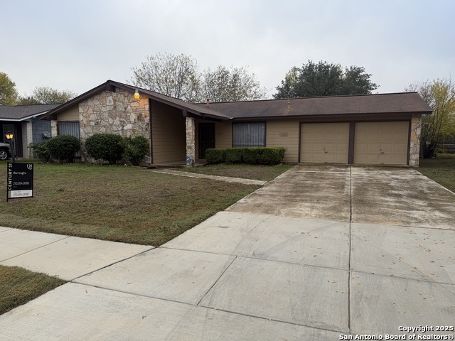 7422 Fieldgate Dr Property Photo 2