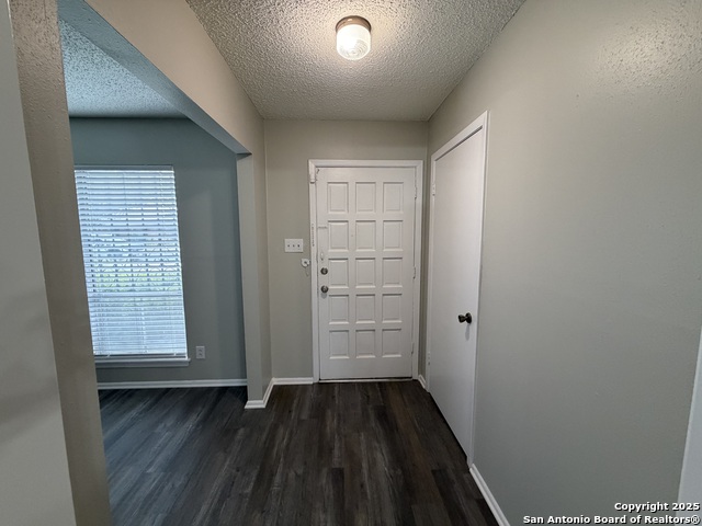 7422 Fieldgate Dr Property Photo 3