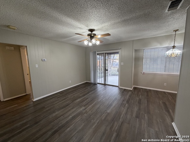 7422 Fieldgate Dr Property Photo 5