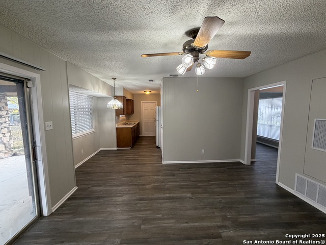 7422 Fieldgate Dr Property Photo 7