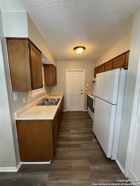 7422 Fieldgate Dr Property Photo 9