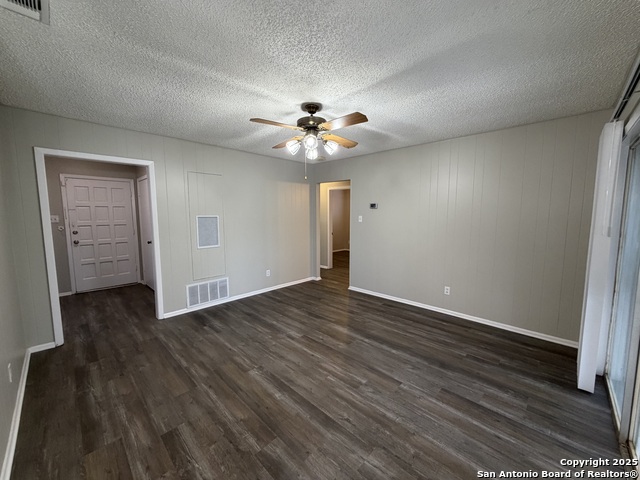 7422 Fieldgate Dr Property Photo 12