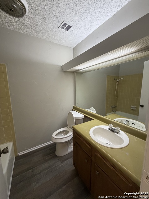 7422 Fieldgate Dr Property Photo 16