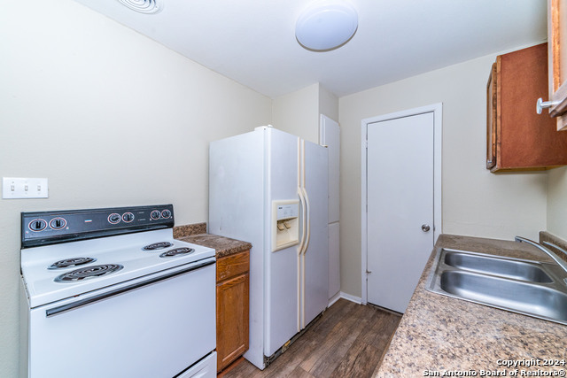7131 Glen Ter Property Photo 10