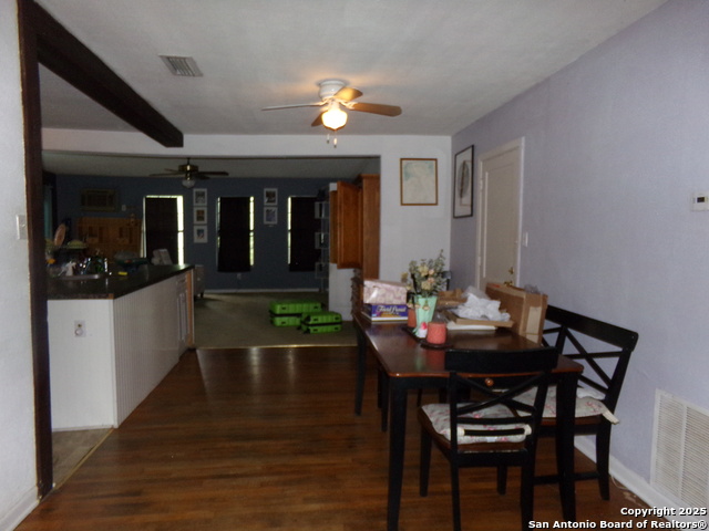 1126 Garraty Rd Property Photo 7