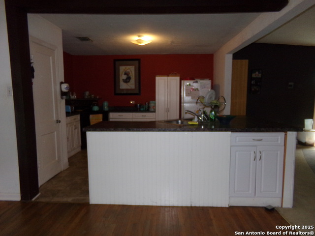 1126 Garraty Rd Property Photo 8