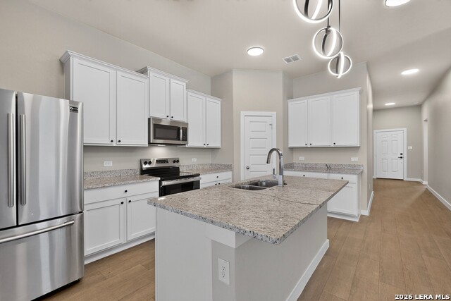 7647 Champion Crk Property Photo 8