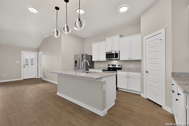7647 Champion Crk Property Photo 9
