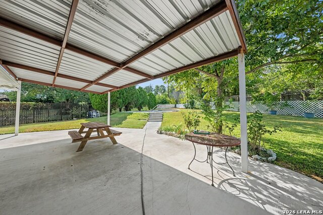 619 Northtrail Dr Property Photo 23