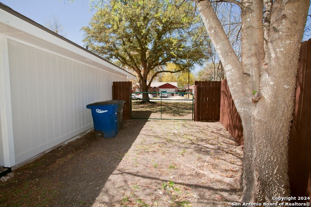 927 Lipan Dr Property Photo 21