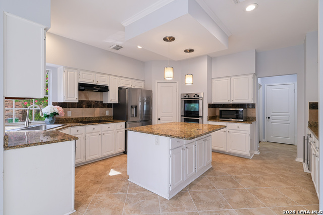 8746 London Heights Property Photo 12