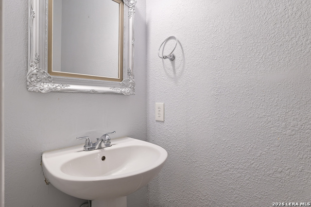 8746 London Heights Property Photo 17