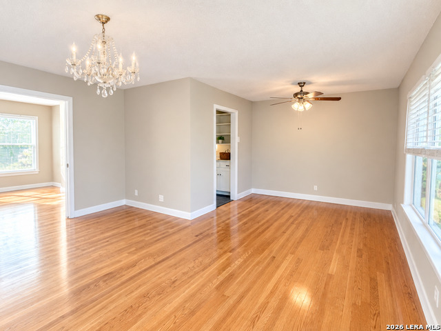 146 Ewing Pl Property Photo 2