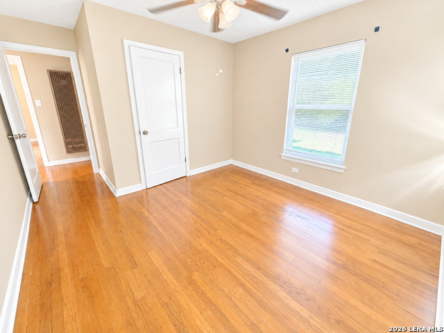 146 Ewing Pl Property Photo 5