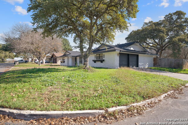 702 Fawndale Property Photo 3