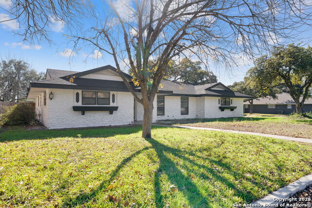 702 Fawndale Property Photo 4