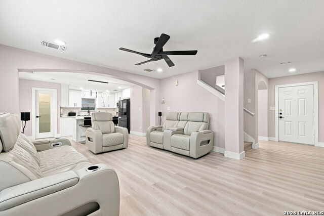7918 Meadow Way Ct Property Photo 6
