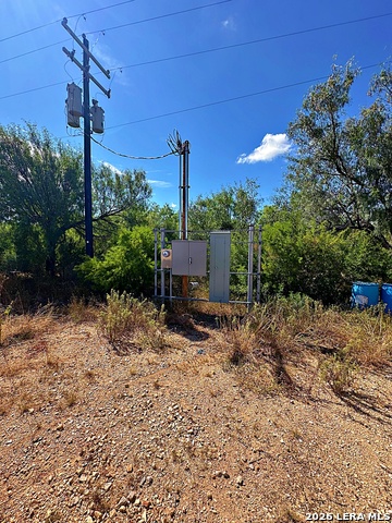 823 S State Highway 16 Property Photo 6