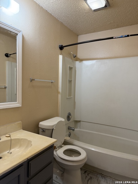 2827 Ash Field Dr Property Photo 9