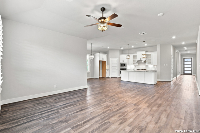 24203 Dante Circle Property Photo 8