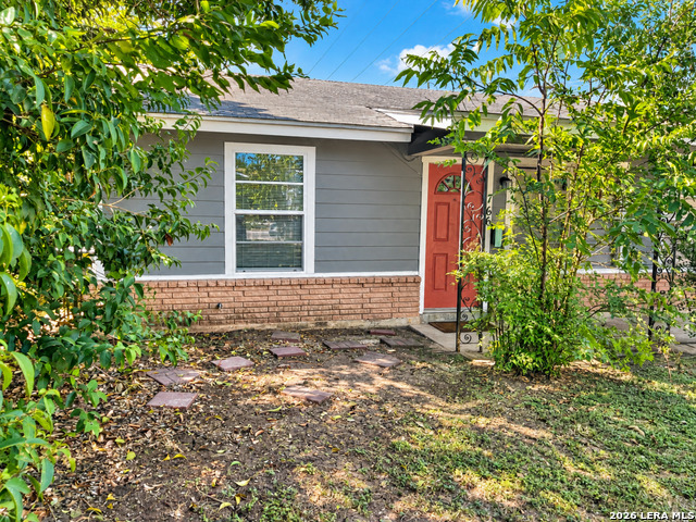 766 Edgebrook Ln Property Photo 4