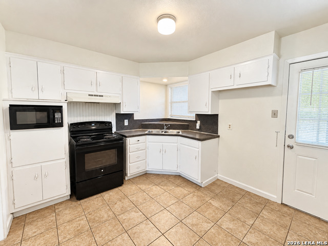 766 Edgebrook Ln Property Photo 7