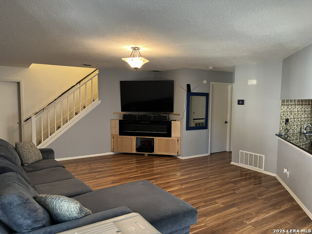 21511 Tenore Property Photo 5
