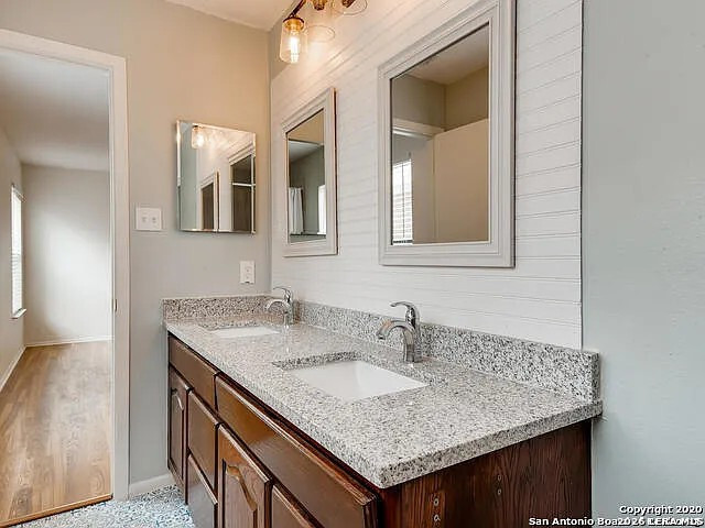 21511 Tenore Property Photo 10