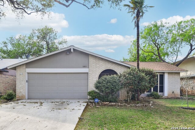 11815 Broadwood St Property Photo 2