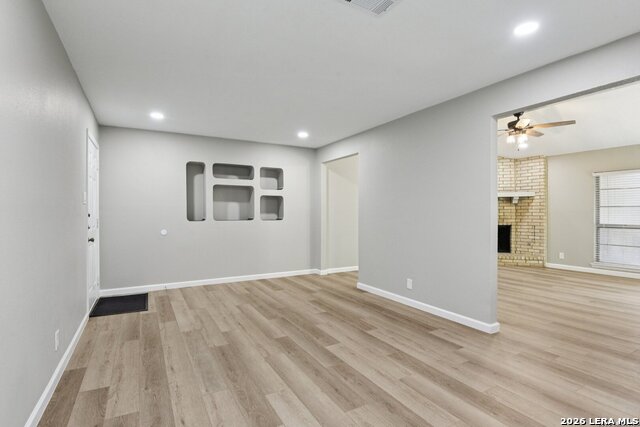 11815 Broadwood St Property Photo 4