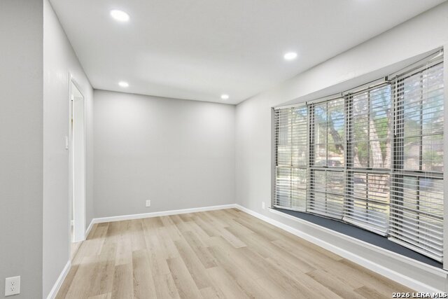 11815 Broadwood St Property Photo 5