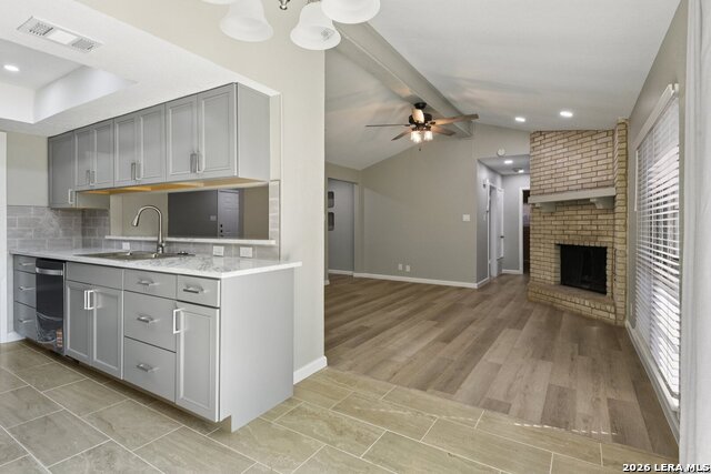 11815 Broadwood St Property Photo 9