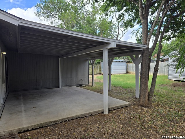 11815 Broadwood St Property Photo 27