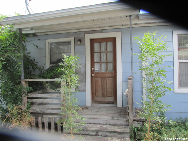 1325 Elsmere Property Photo 3