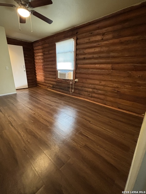 234 San Angelo St Property Photo 3