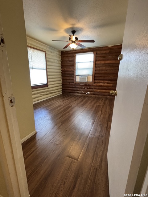 234 San Angelo St Property Photo 8