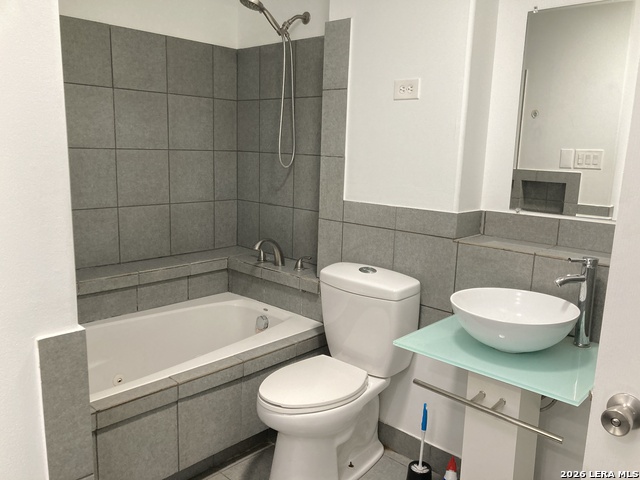 6810 Enchanted Springs Dr Property Photo 4