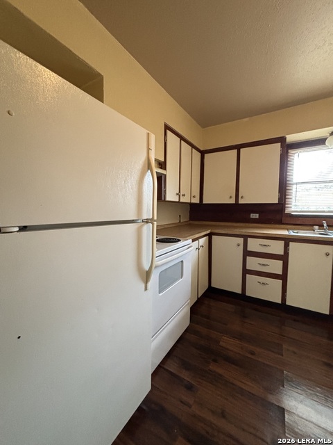 234 San Angelo St Property Photo 7