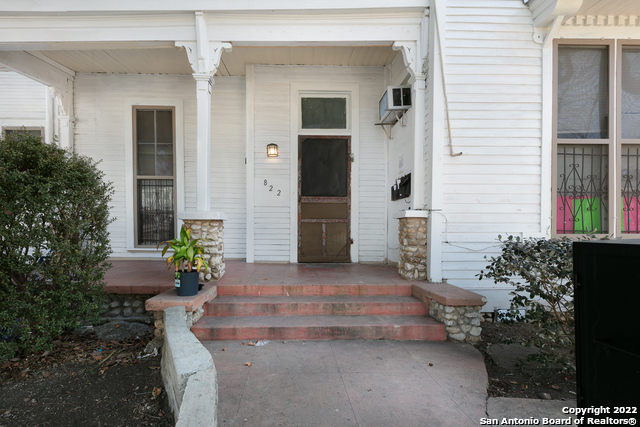 822 E Carson St Property Photo 2