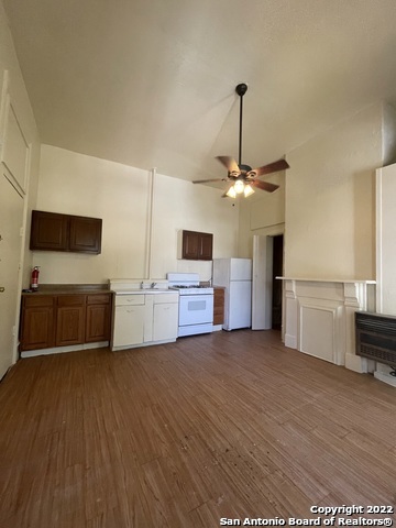 822 E Carson St Property Photo 3