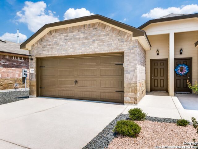 9931 Westover Bluff Property Photo 2