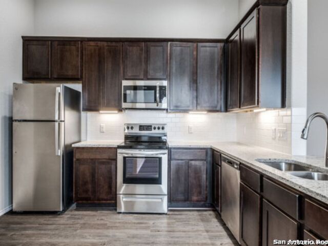 9931 Westover Bluff Property Photo 6