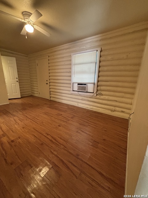 234 San Angelo St Property Photo 5