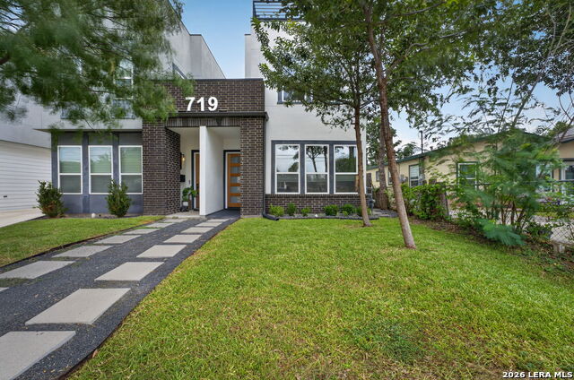 719 Eleanor Property Photo 1