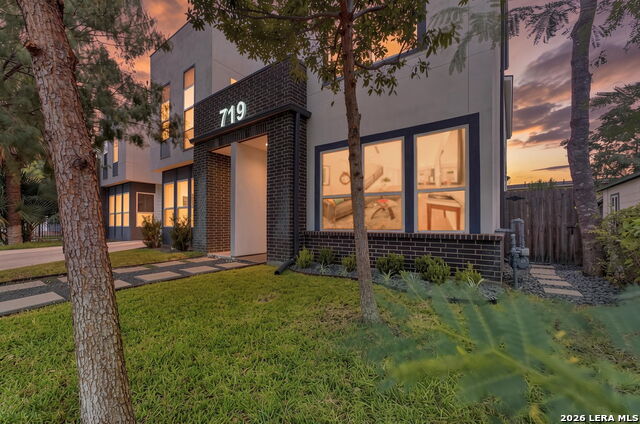 719 Eleanor Property Photo 2