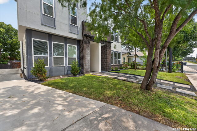 719 Eleanor Property Photo 3
