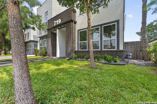 719 Eleanor Property Photo 4